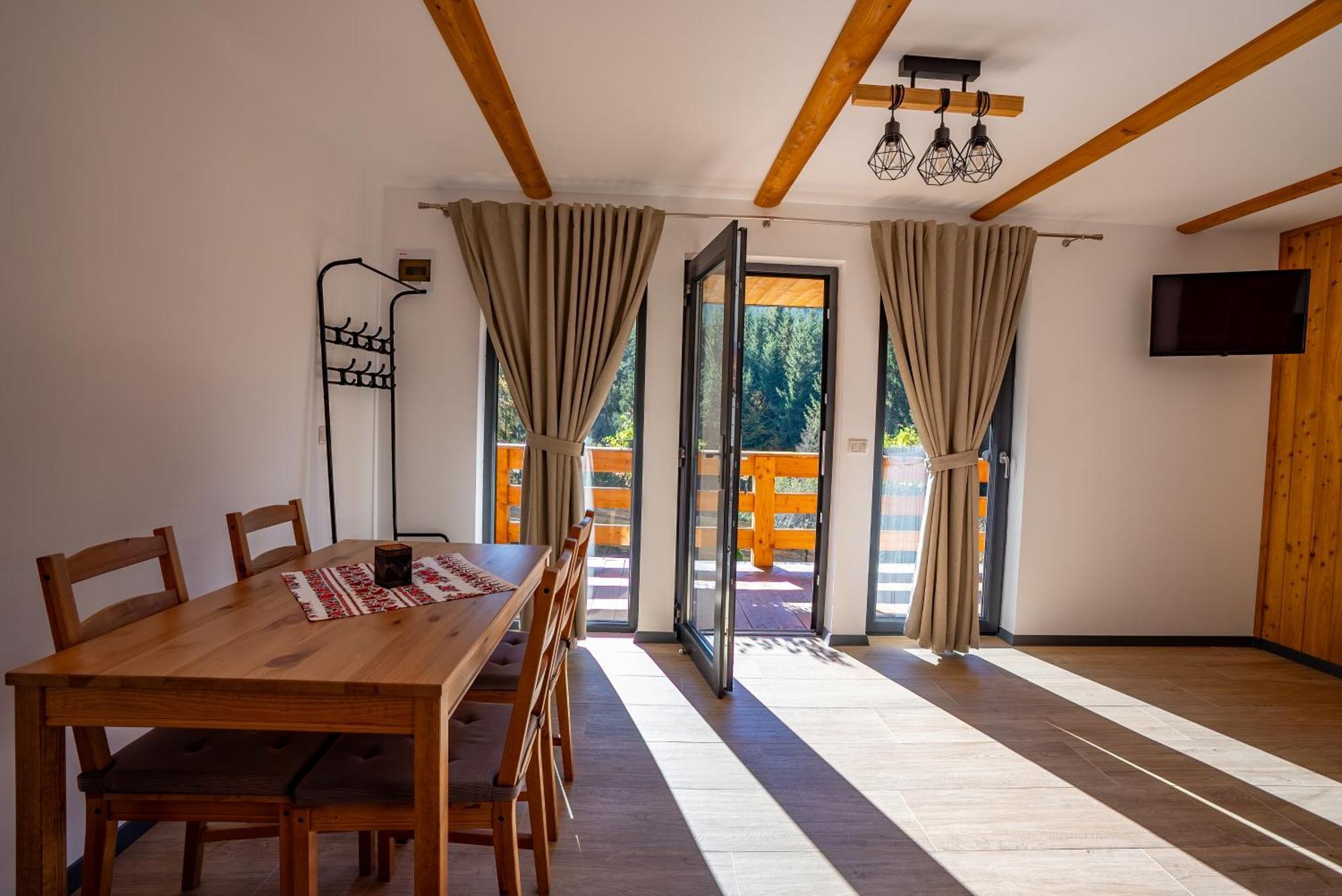Casa Izvorul Negru Moisei住宿加早餐旅馆 外观 照片